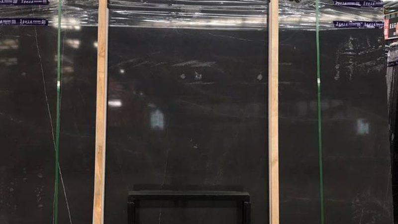 芝麻黑花岗岩光面石材定制：揭秘其独特魅力与选购要点